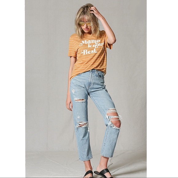 NEW! Mama Knows Best Graphic Tee - Picture 4 of 6